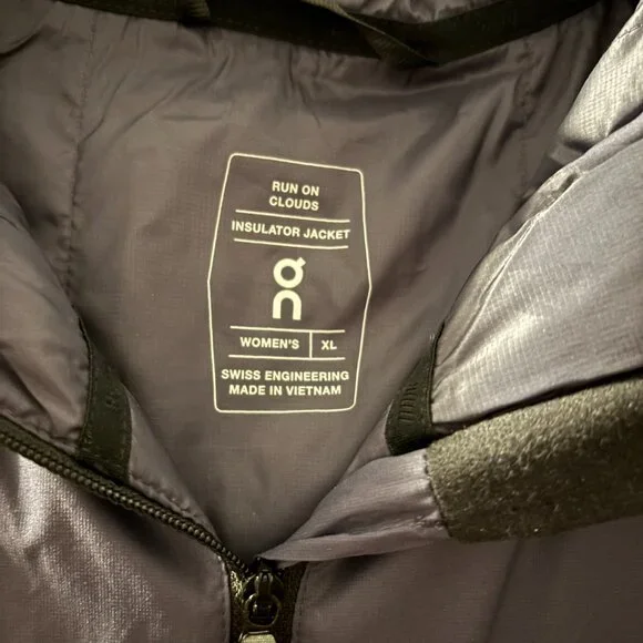 ☁️🌫️🌨️On Running Insulator Jacket